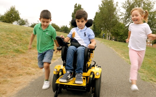 Boy playing with friends using Kameleon